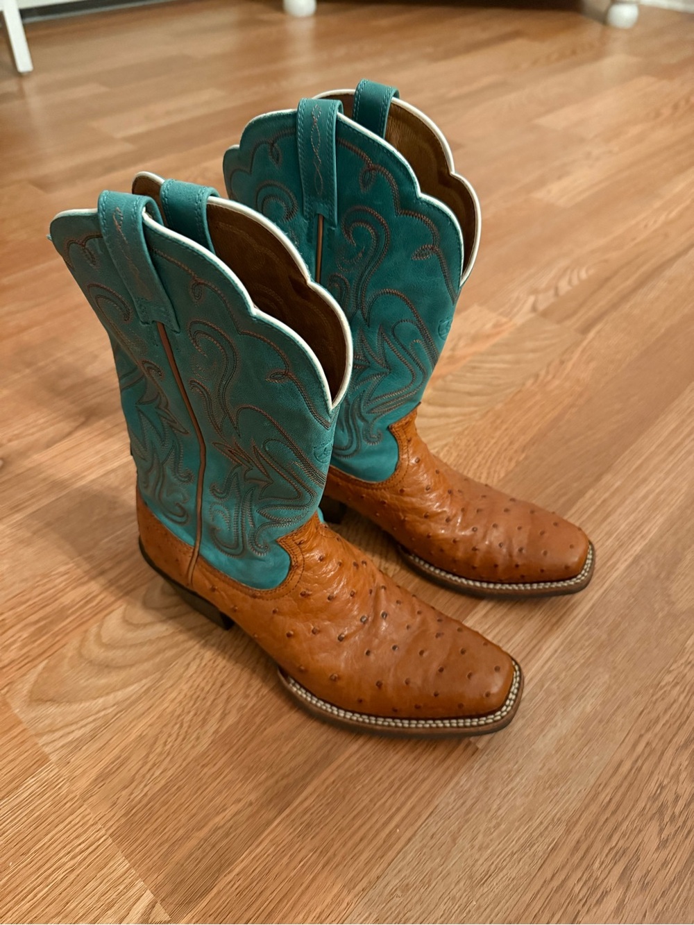 Ariat boots size 8.5 worn once